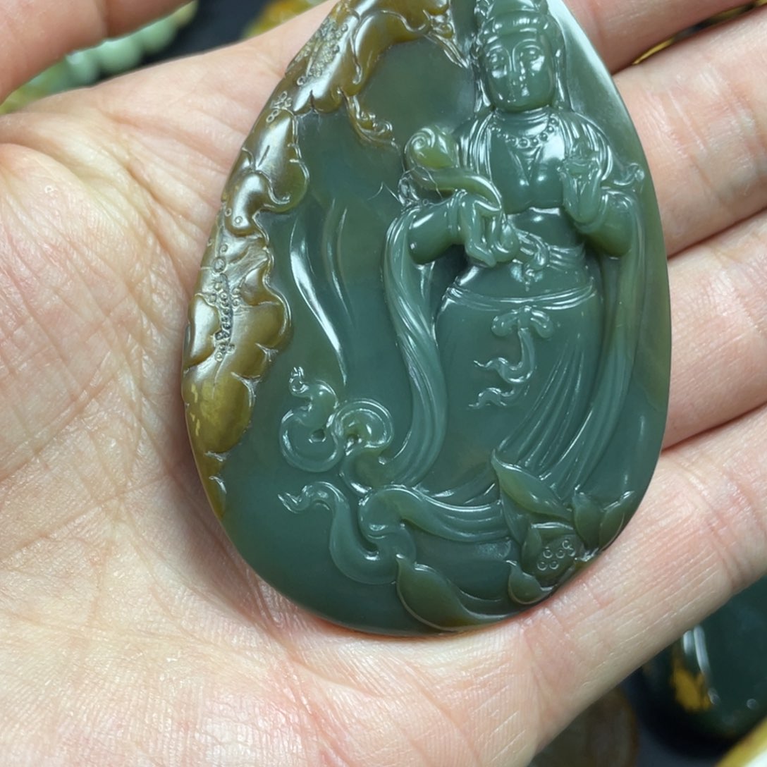 岫岩河磨玉（透闪石质玉）手链未镶嵌