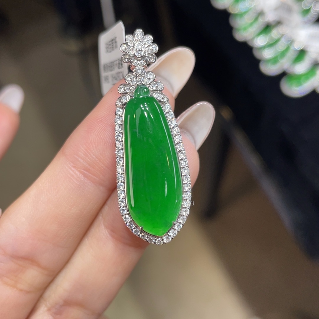 翡翠颈饰18K金镶嵌天然缅甸翡翠a货