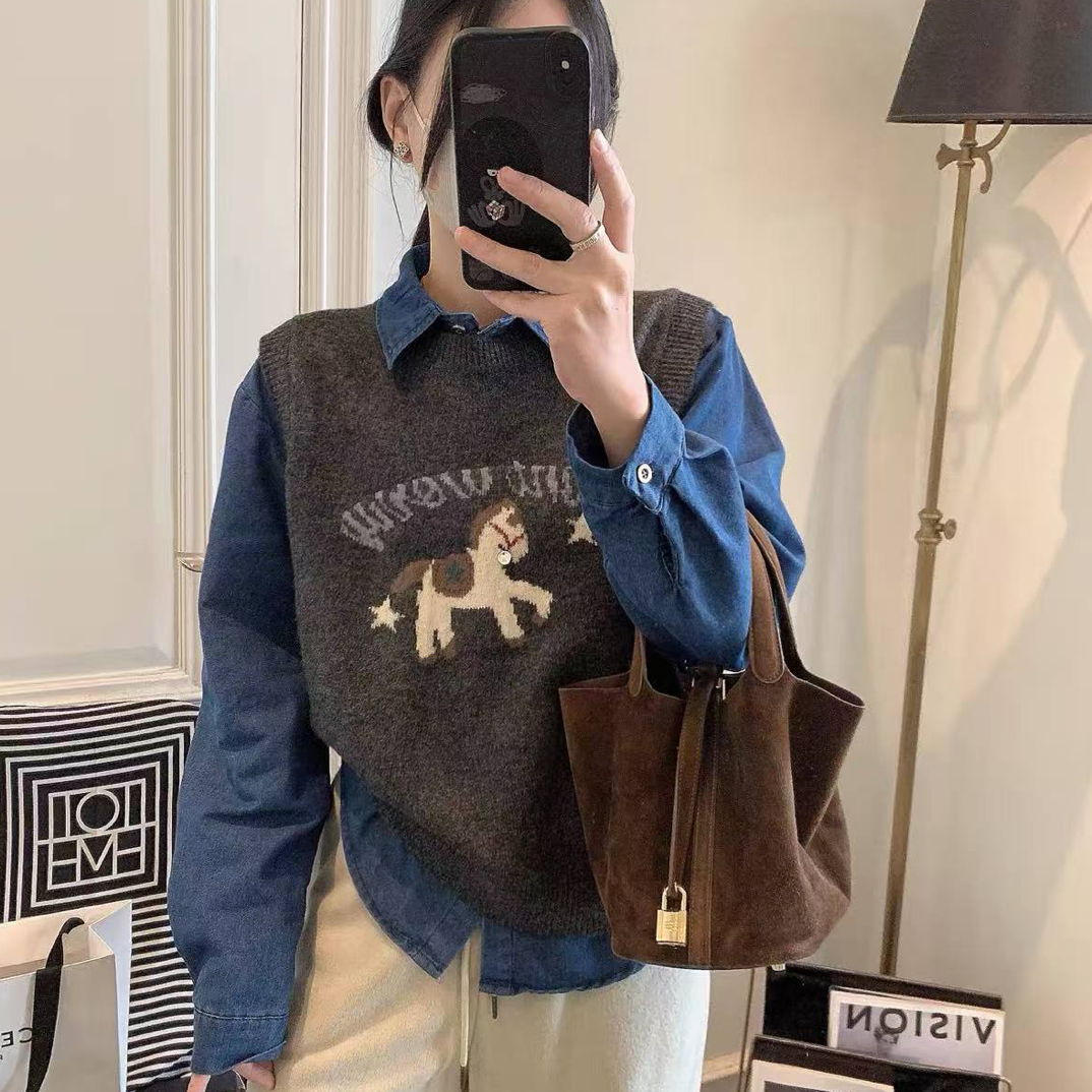 韩系学院风针织马甲叠穿牛仔衬衫两件套