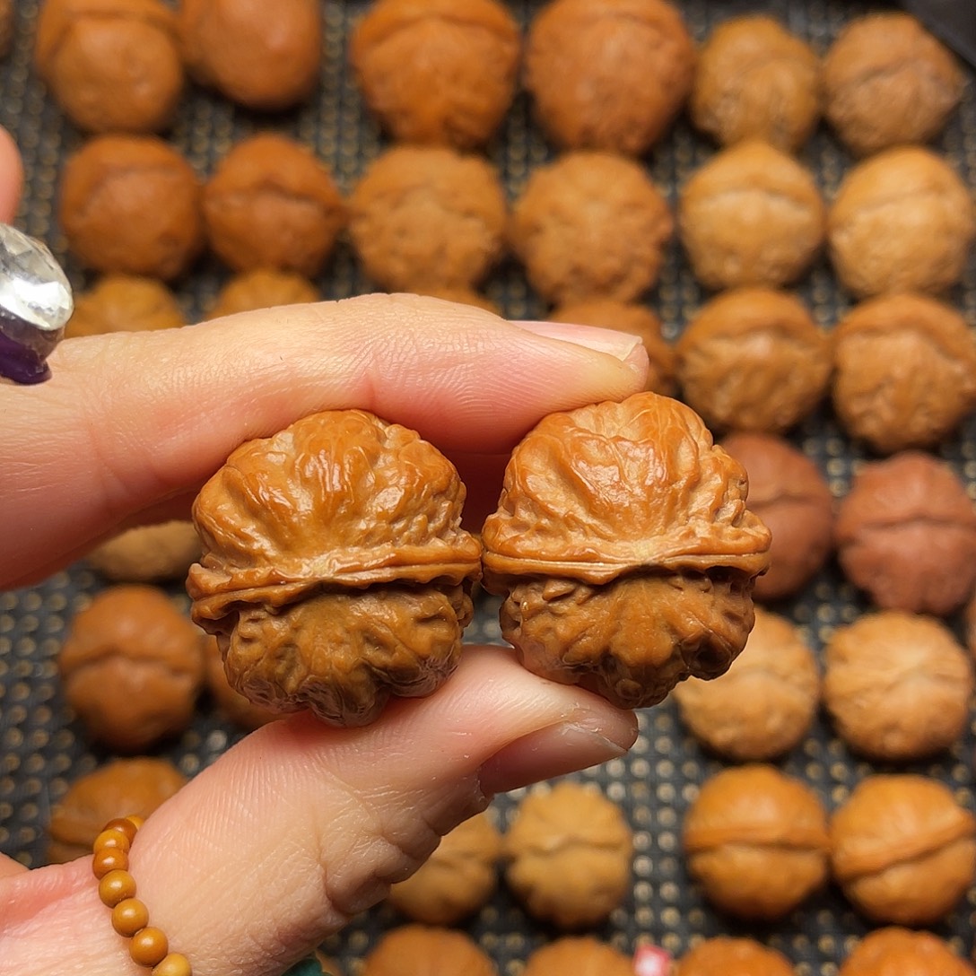 文玩核桃吊坠28尺全品闷尖南瓜磨盘8007