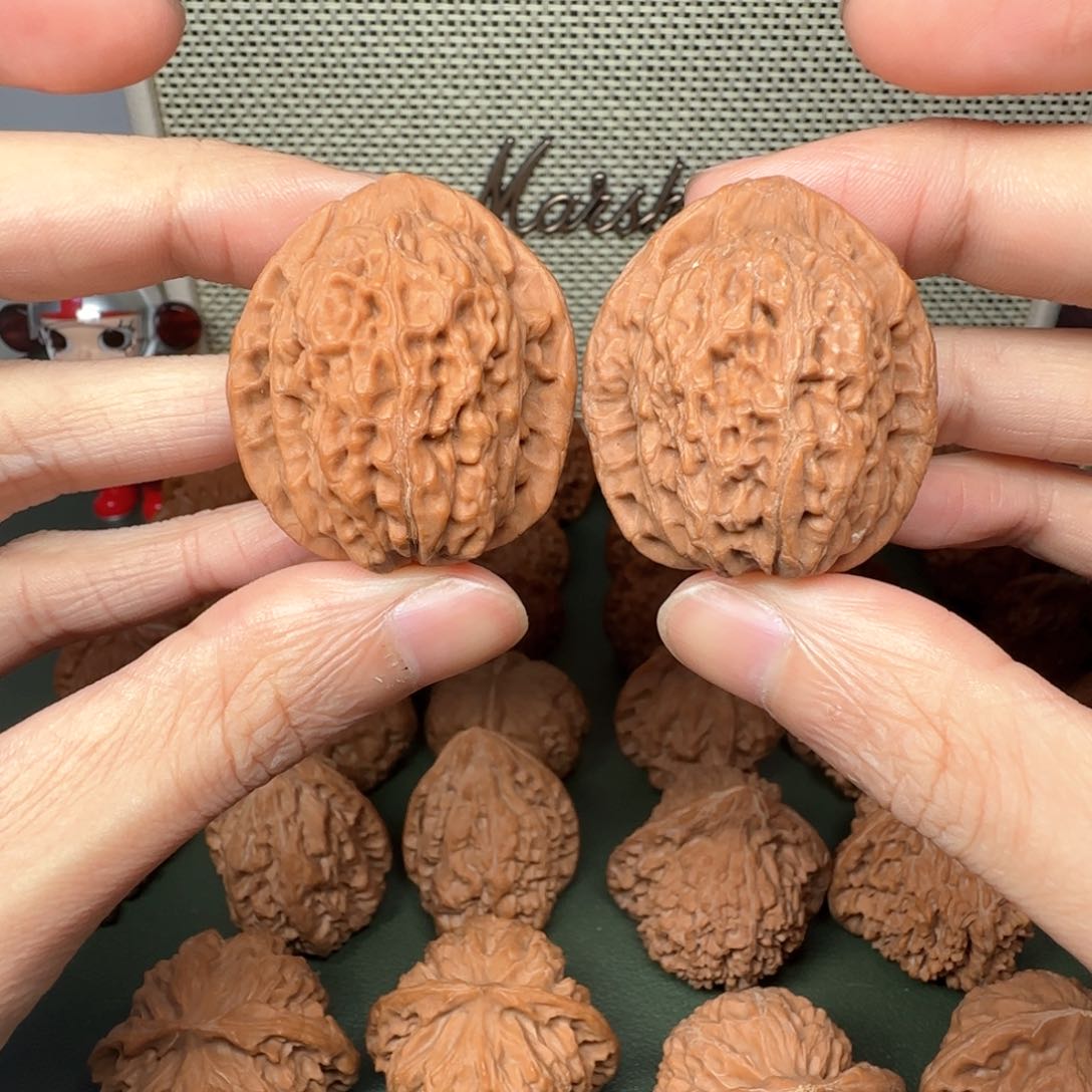 文玩核桃吊坠J红鸾鸡心35+