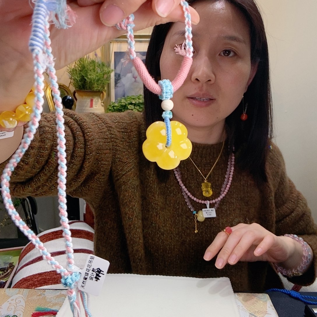 蜜蜡颈饰未镶嵌花花设计款
