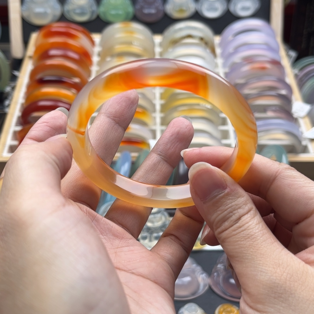 玛瑙/玉髓手镯未镶嵌60