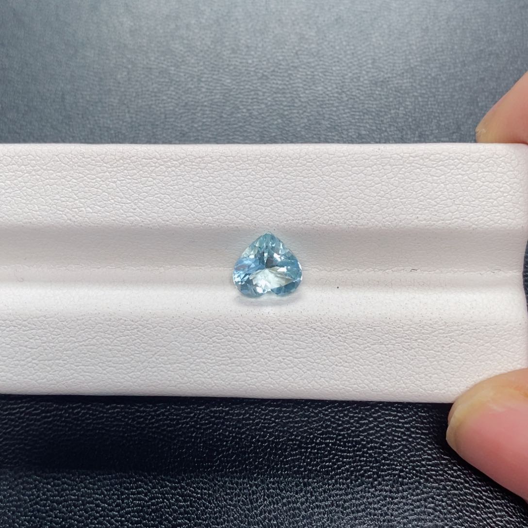 海蓝宝石裸石未镶嵌1.5