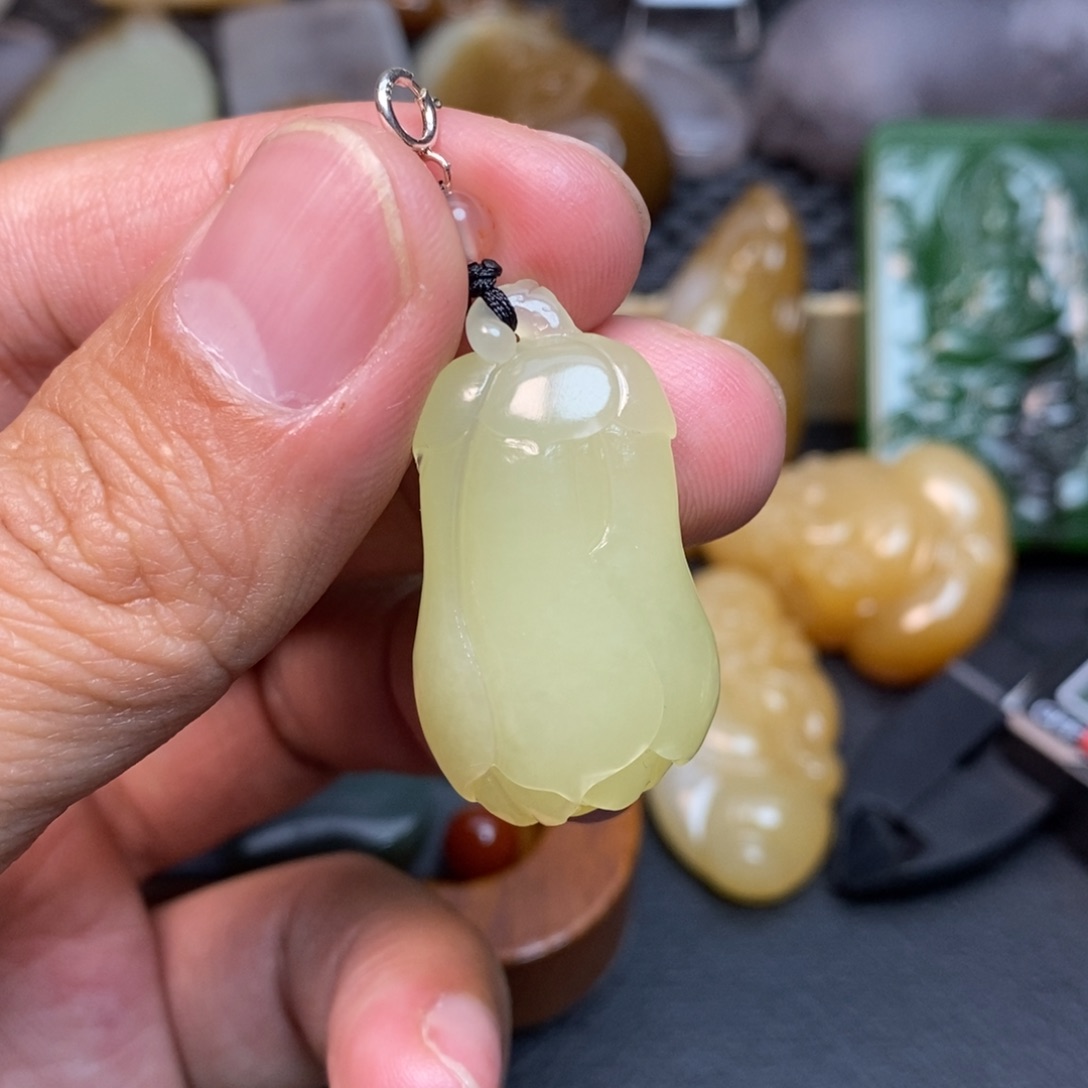 和田玉未镶嵌颈饰