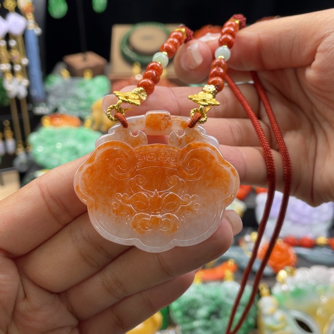 翡翠颈饰未镶嵌代编织