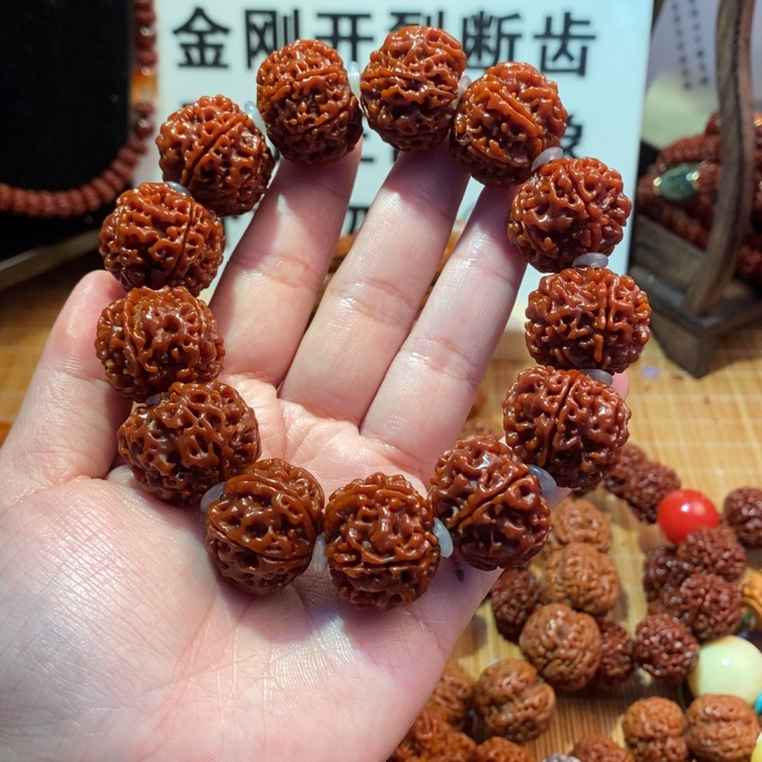 金刚菩提吊坠不***山22236瓣素