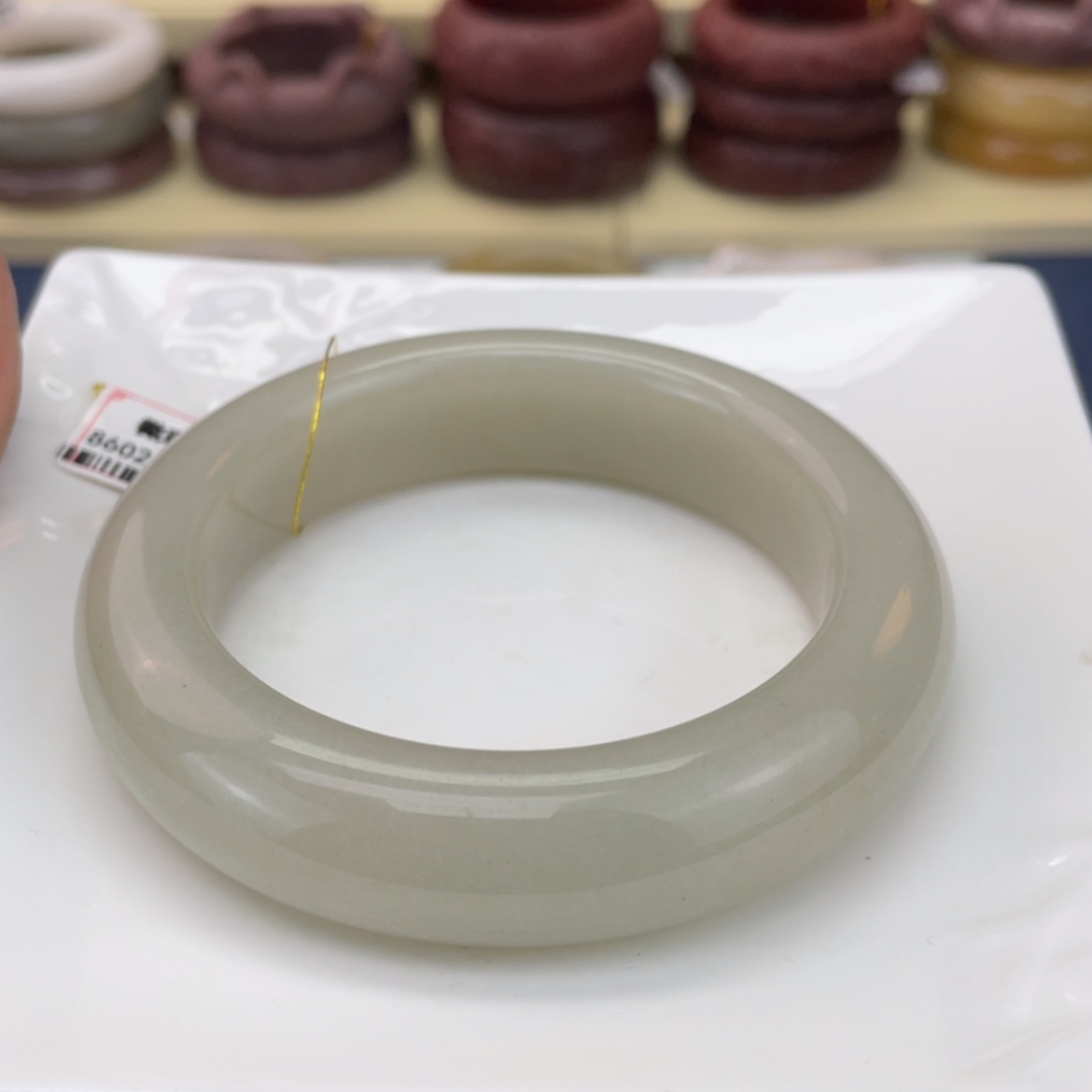 【闪购商品】石英质玉手镯未镶嵌