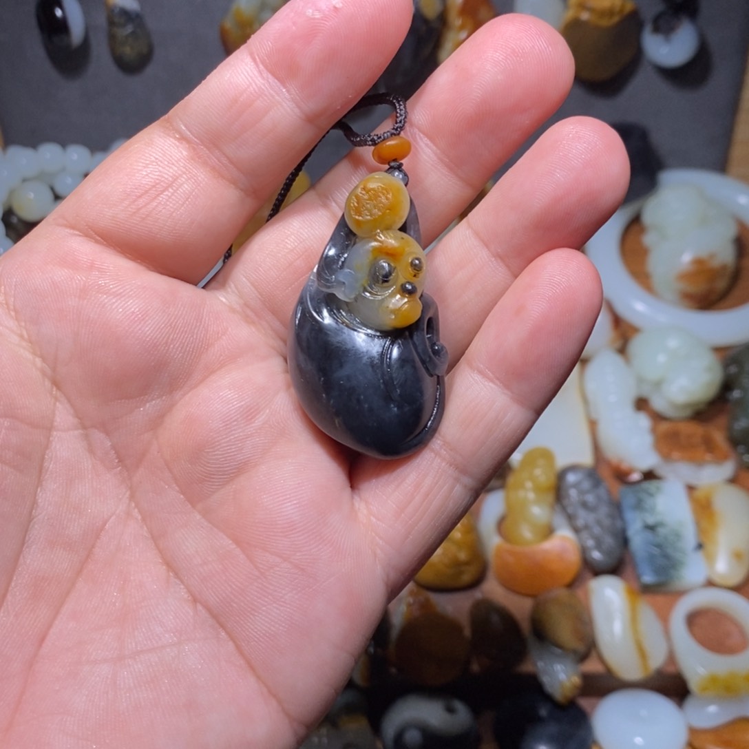 和田玉颈饰未镶嵌捣*哥