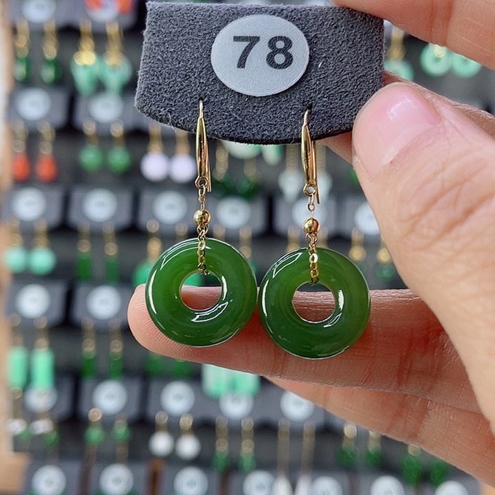 18K金镶嵌和田玉耳饰