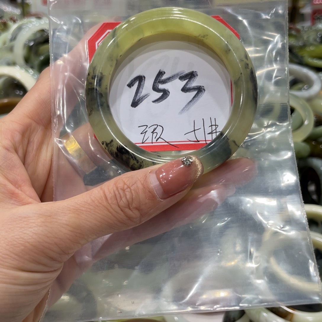 蛇纹石玉手镯未镶嵌