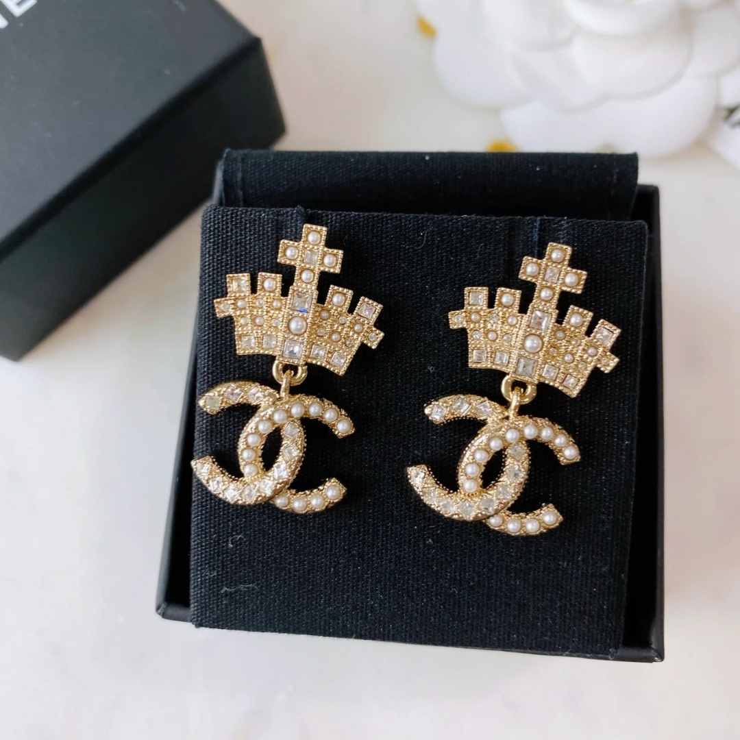 未使用 Chanel/香奈儿 耳环金色皇冠精致时尚