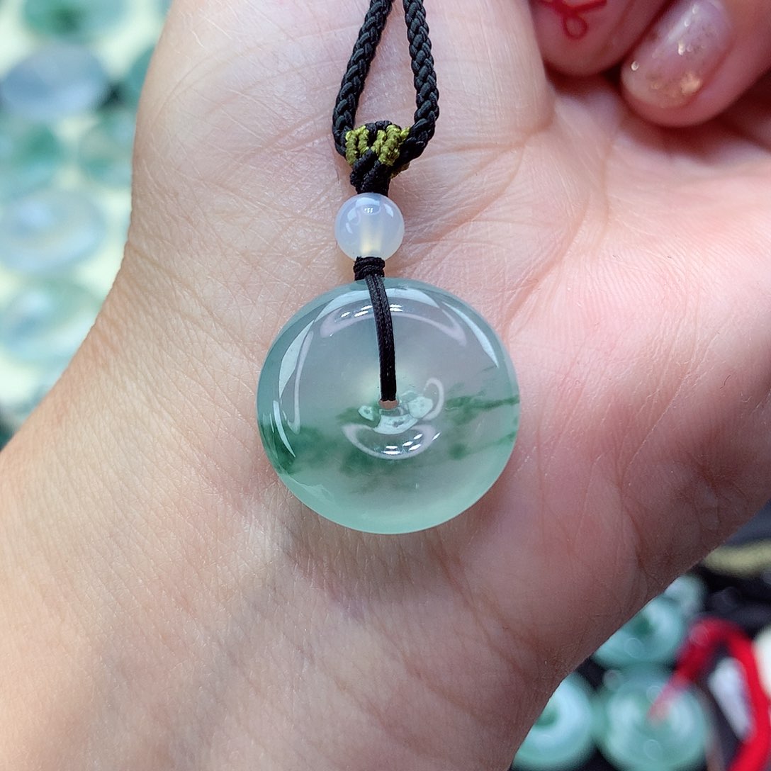 翡翠颈饰未镶嵌翡翠63