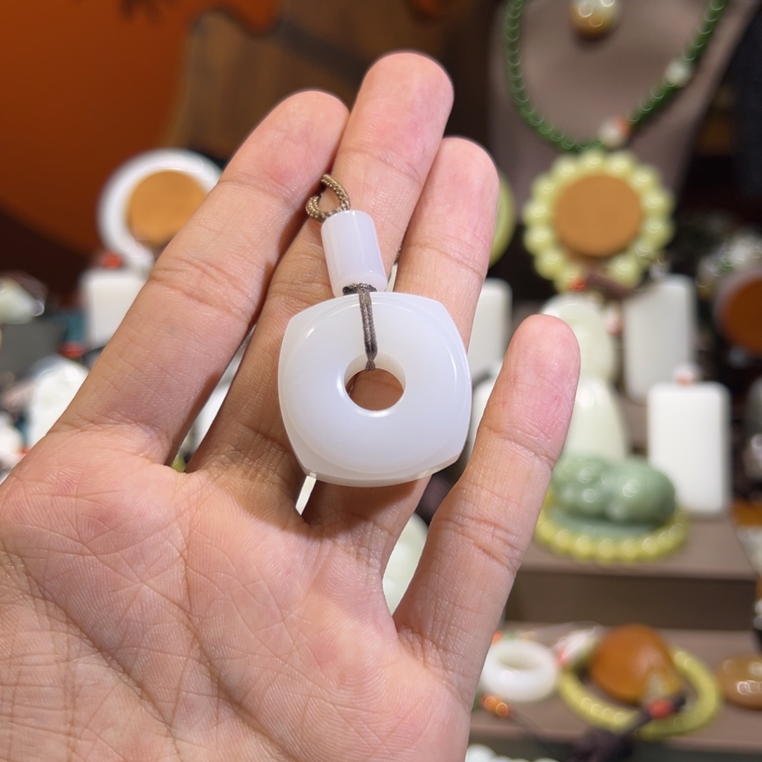 和田玉未镶嵌挂件