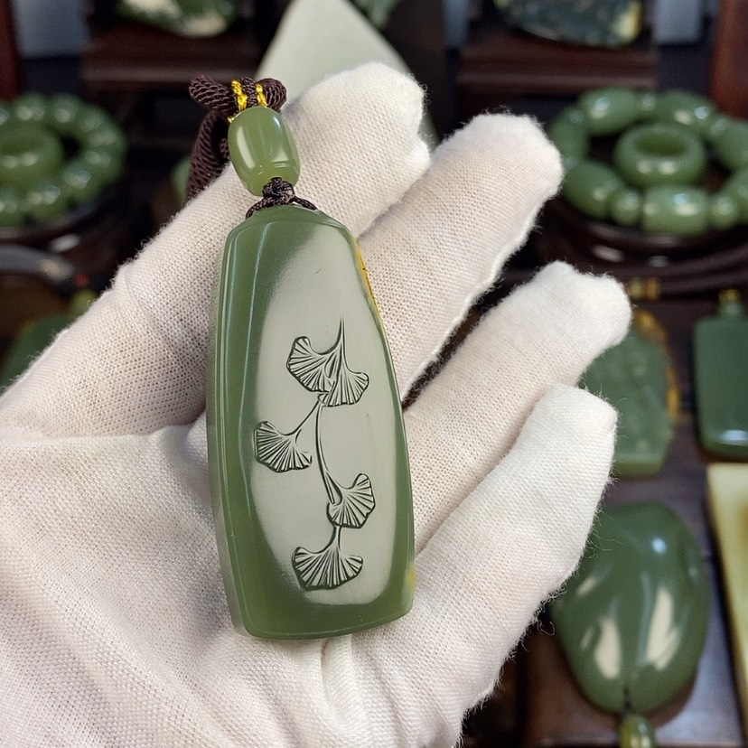 【闪购商品】岫岩河磨玉（透闪石质玉）颈饰未镶嵌