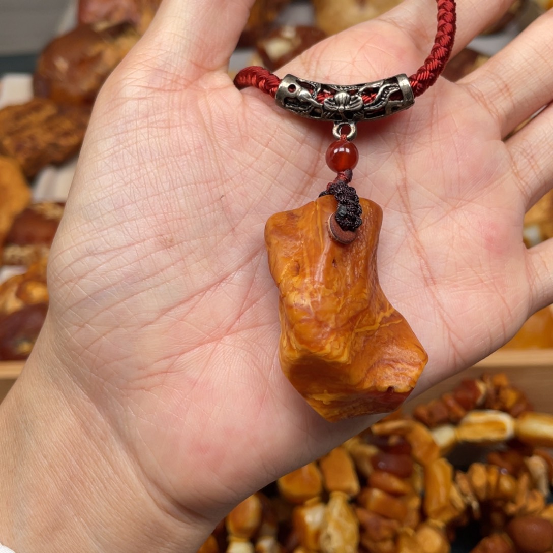 琥珀珠宝奇石未镶嵌