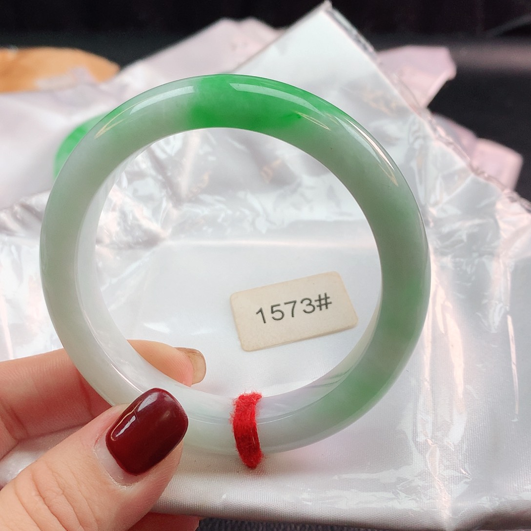 翡翠手镯未镶嵌正圈881573
