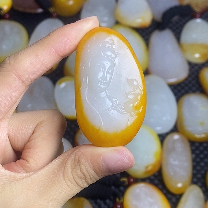 和田玉未镶嵌颈饰