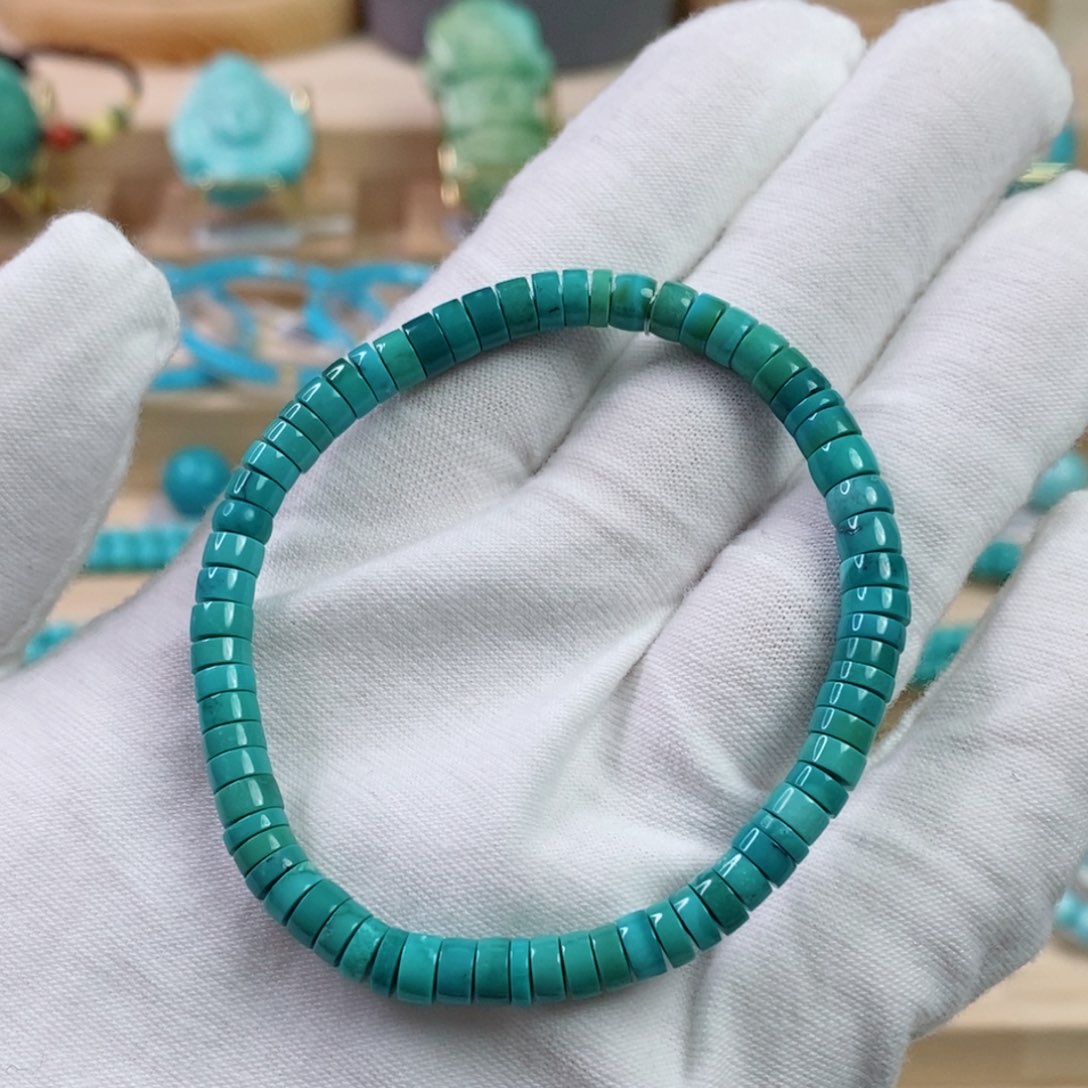 绿松石未镶嵌珠宝奇石