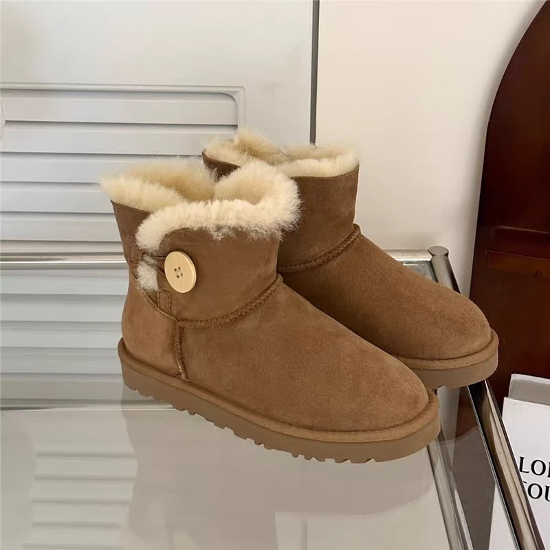 【3352木扣】河南桑坡雪地靴羊皮毛一体冬季搭扣女士时尚舒适短筒
