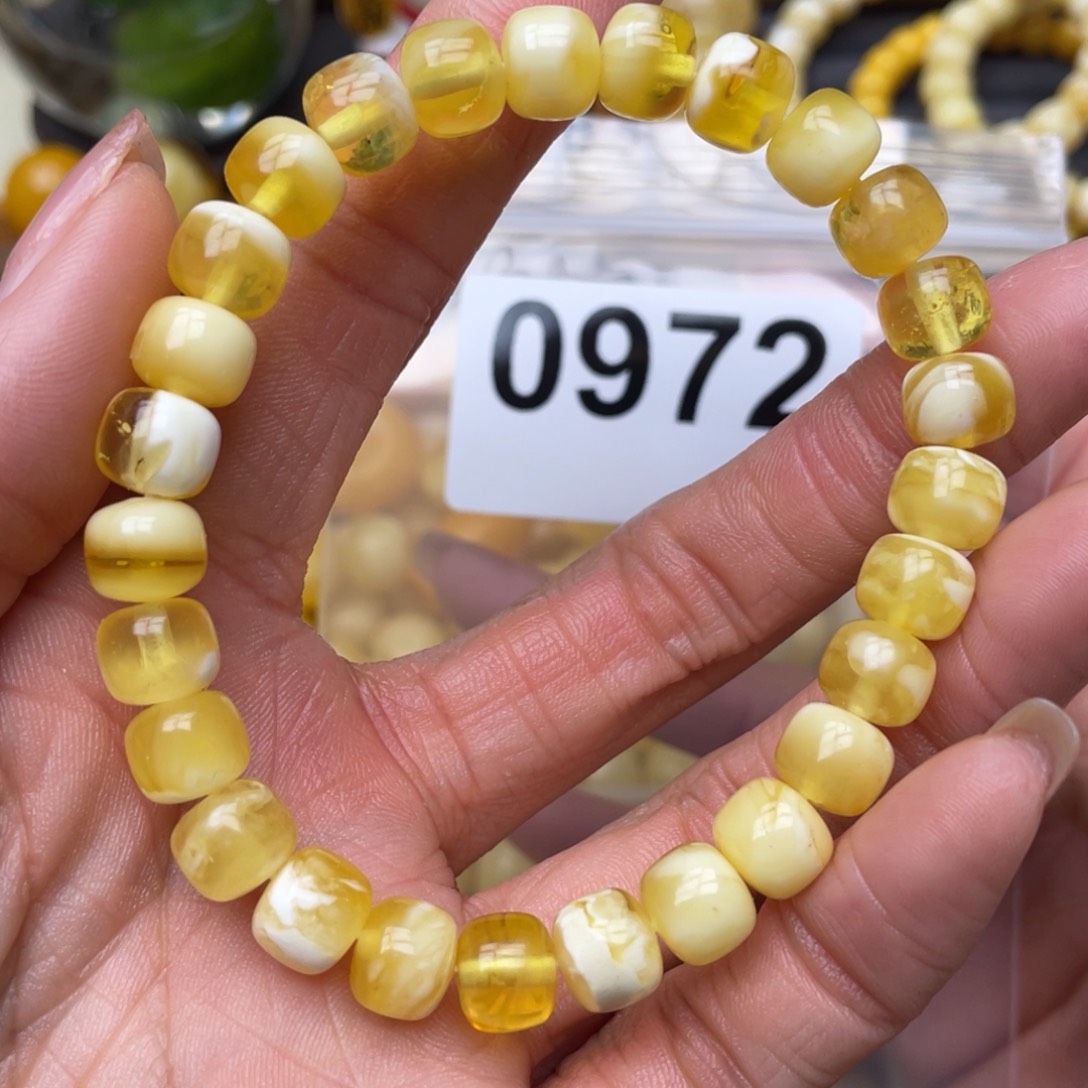 蜜蜡珠宝奇石未镶嵌微瑕8.5