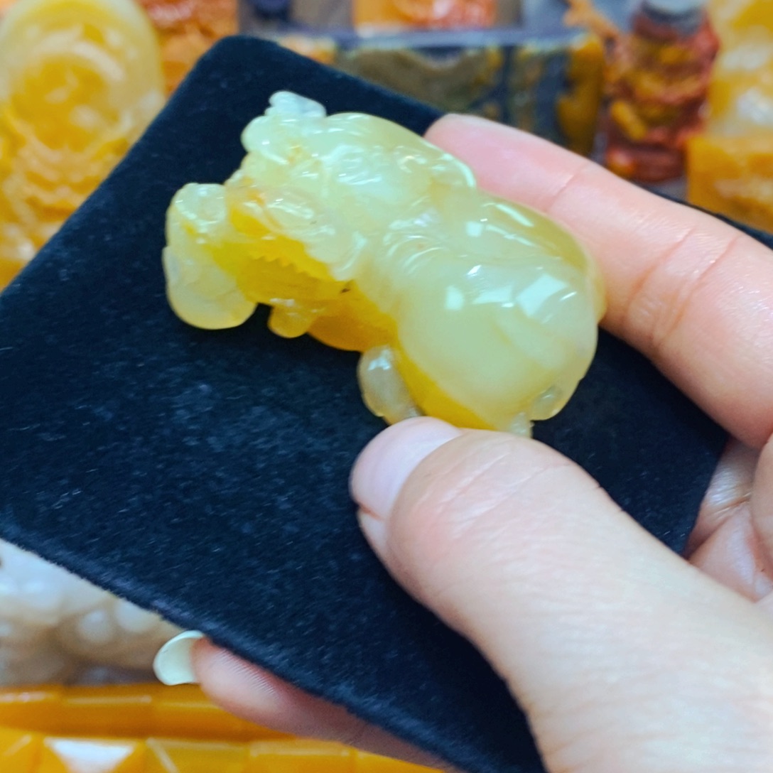 未镶嵌石英质玉（黄龙玉）吊坠(不含链)