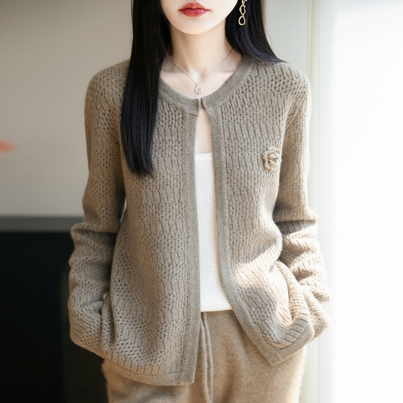 羊毛外搭女宽松型女装修身型镂空针织开衫宽松毛针织衫