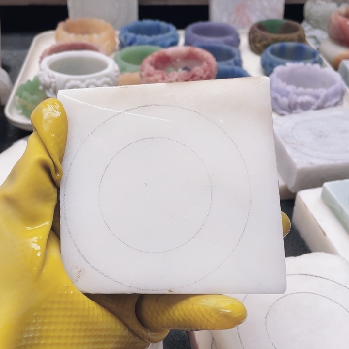 烁***昕石英质玉未镶嵌定制