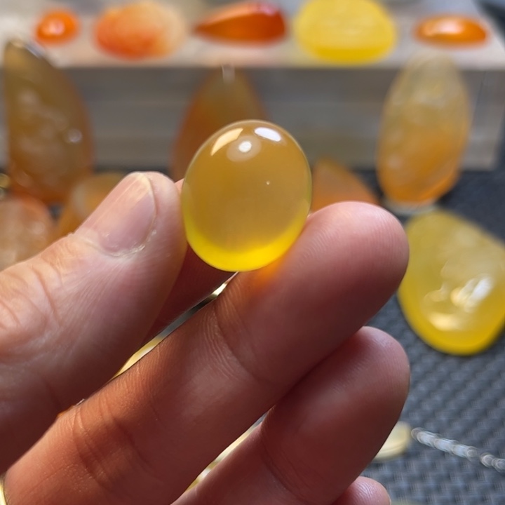 禾***庄石英质玉未镶嵌旦面