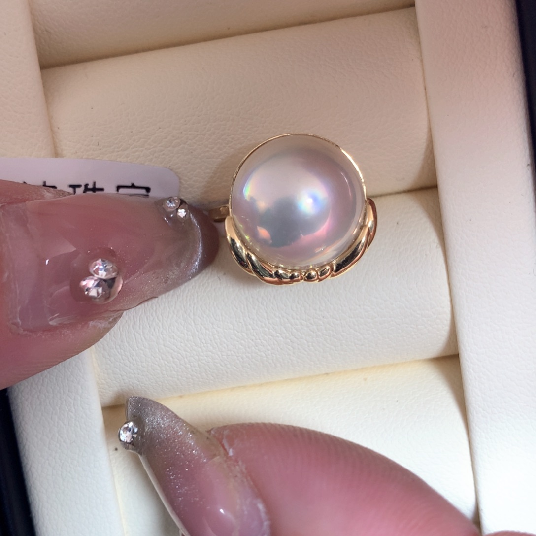 拼合珍珠（马贝珠）戒指18K金镶嵌