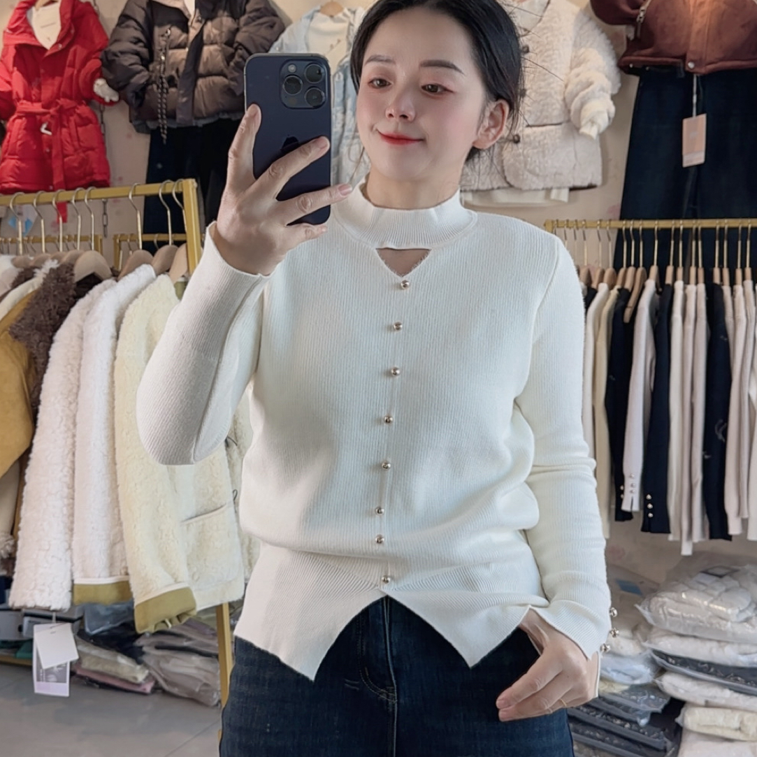 2025冬季新款针织衫女韩版设计感镂空一体绒领纯色女上衣洋气钉珠