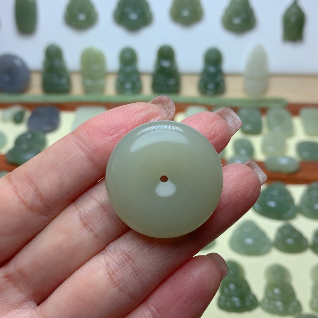 和田玉吊坠未镶嵌