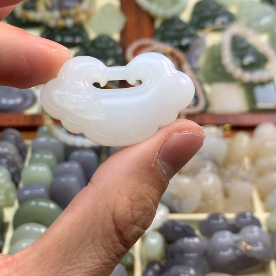 【闪购商品】和田玉颈饰未镶嵌喝***碧