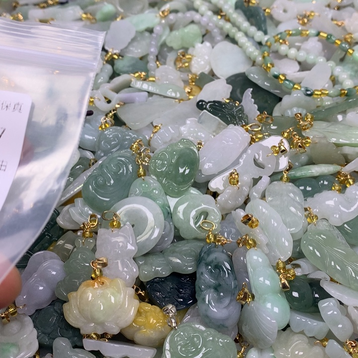 翡翠未镶嵌颈饰翡翠