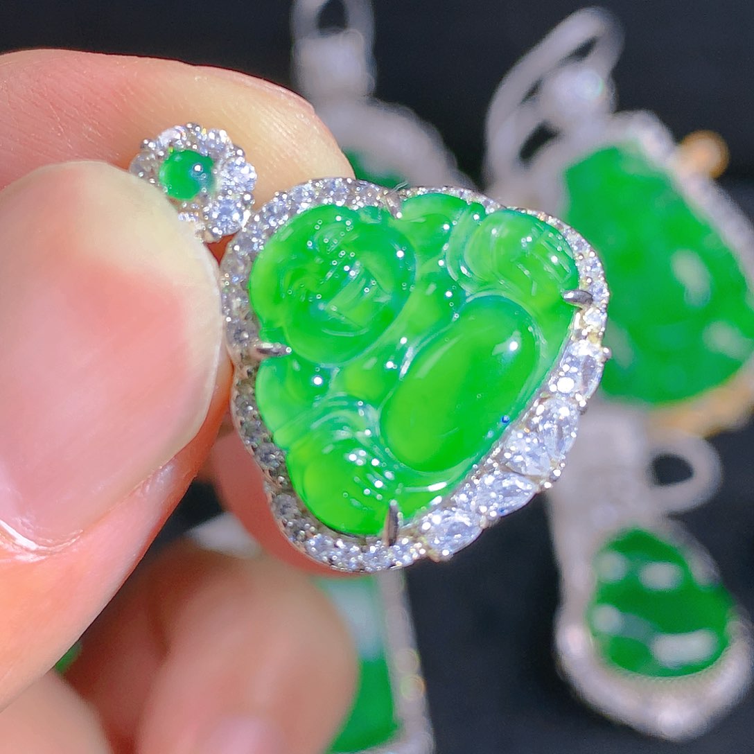 翡翠颈饰银S925镶嵌吊坠