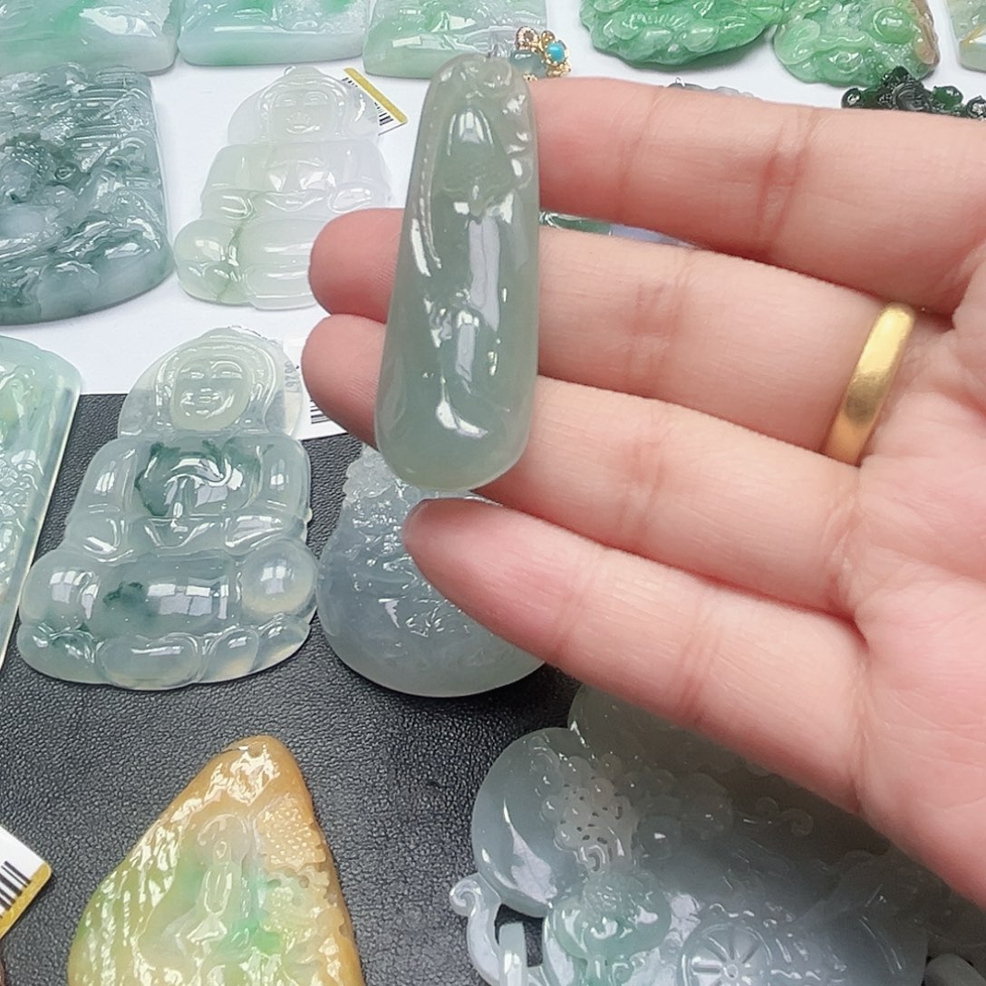 翡翠未镶嵌颈饰吊坠