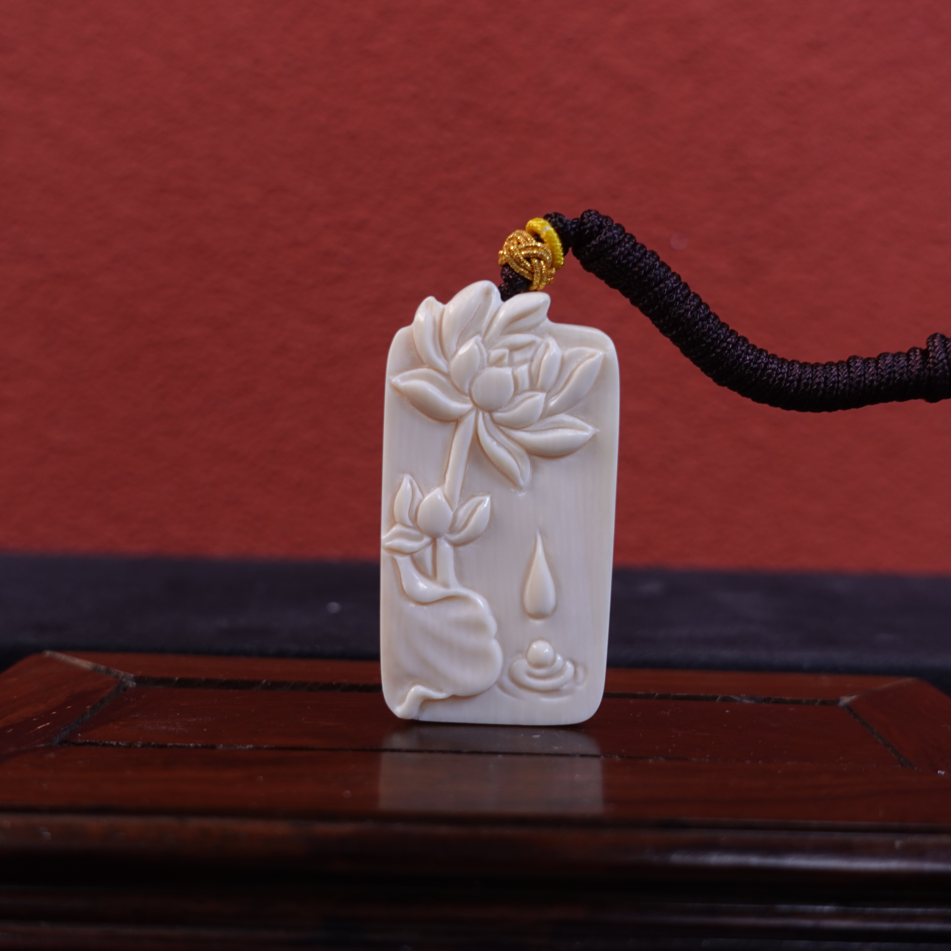 李茜(省大) 猛犸牙莲影挂件 Y1101