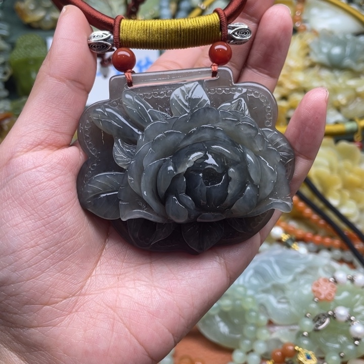 蛇纹石玉吊坠合金甜*