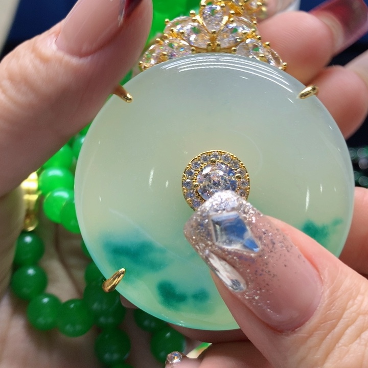 翡翠颈饰未镶嵌吊坠