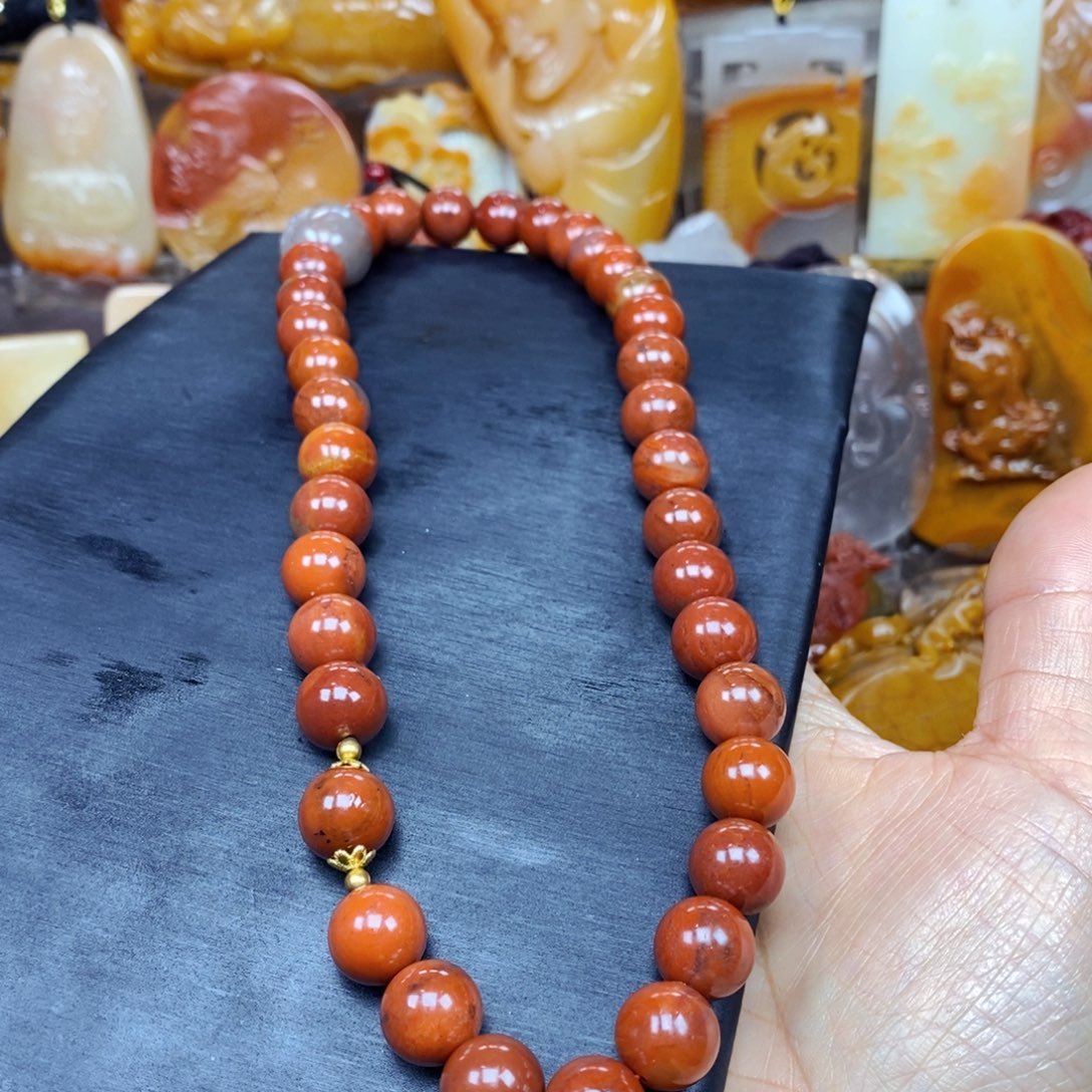 石英质玉（黄龙玉）颈饰未镶嵌