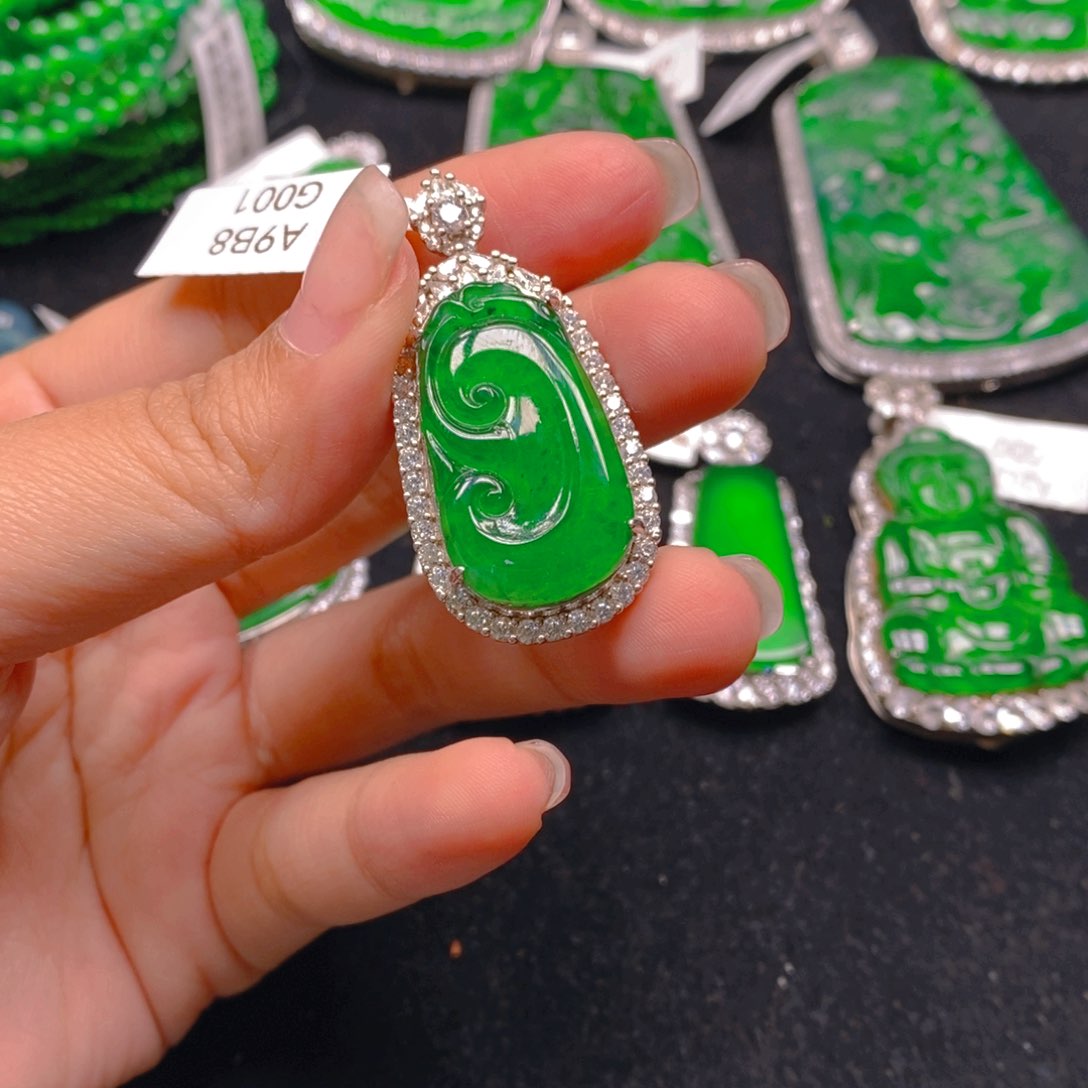 翡翠颈饰银S925镶嵌8888888888