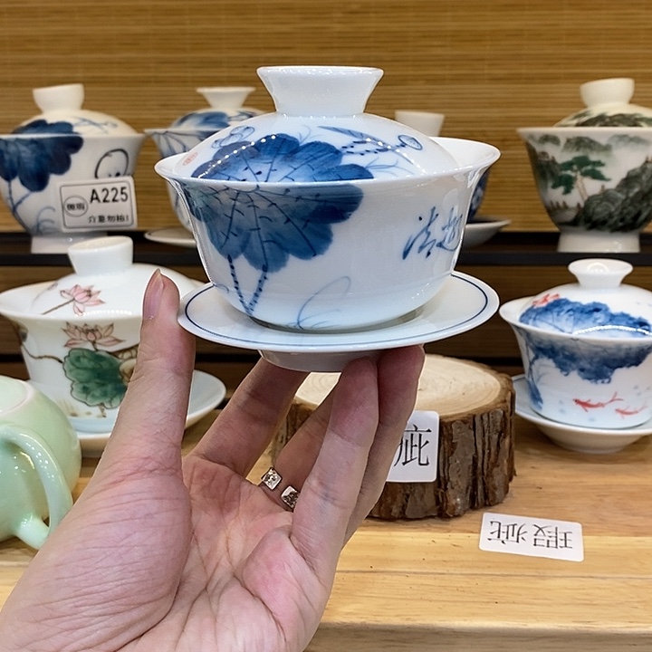 手绘荷花盖碗150cc釉下彩微瑕福利款