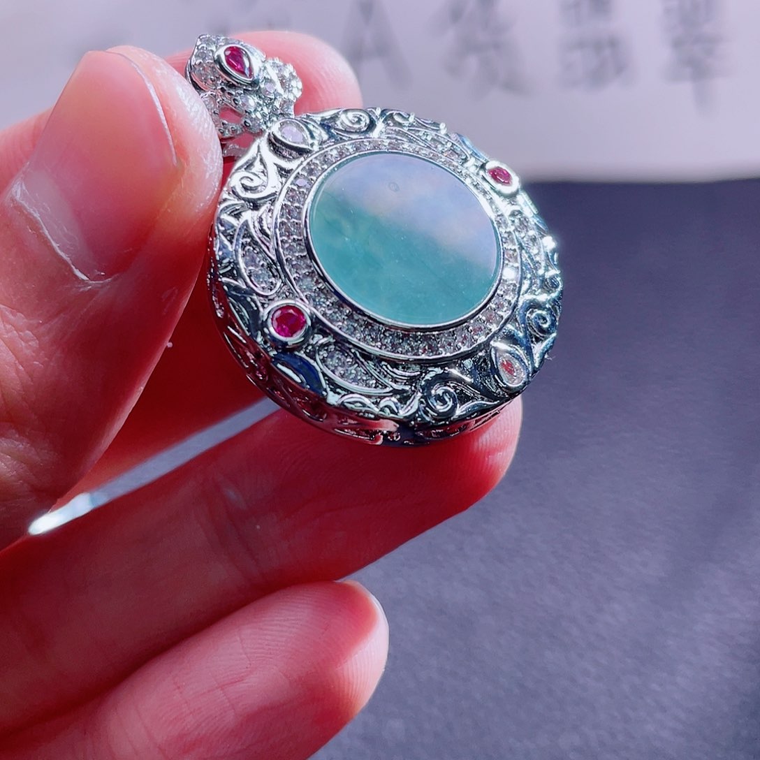 翡翠颈饰未镶嵌888888888