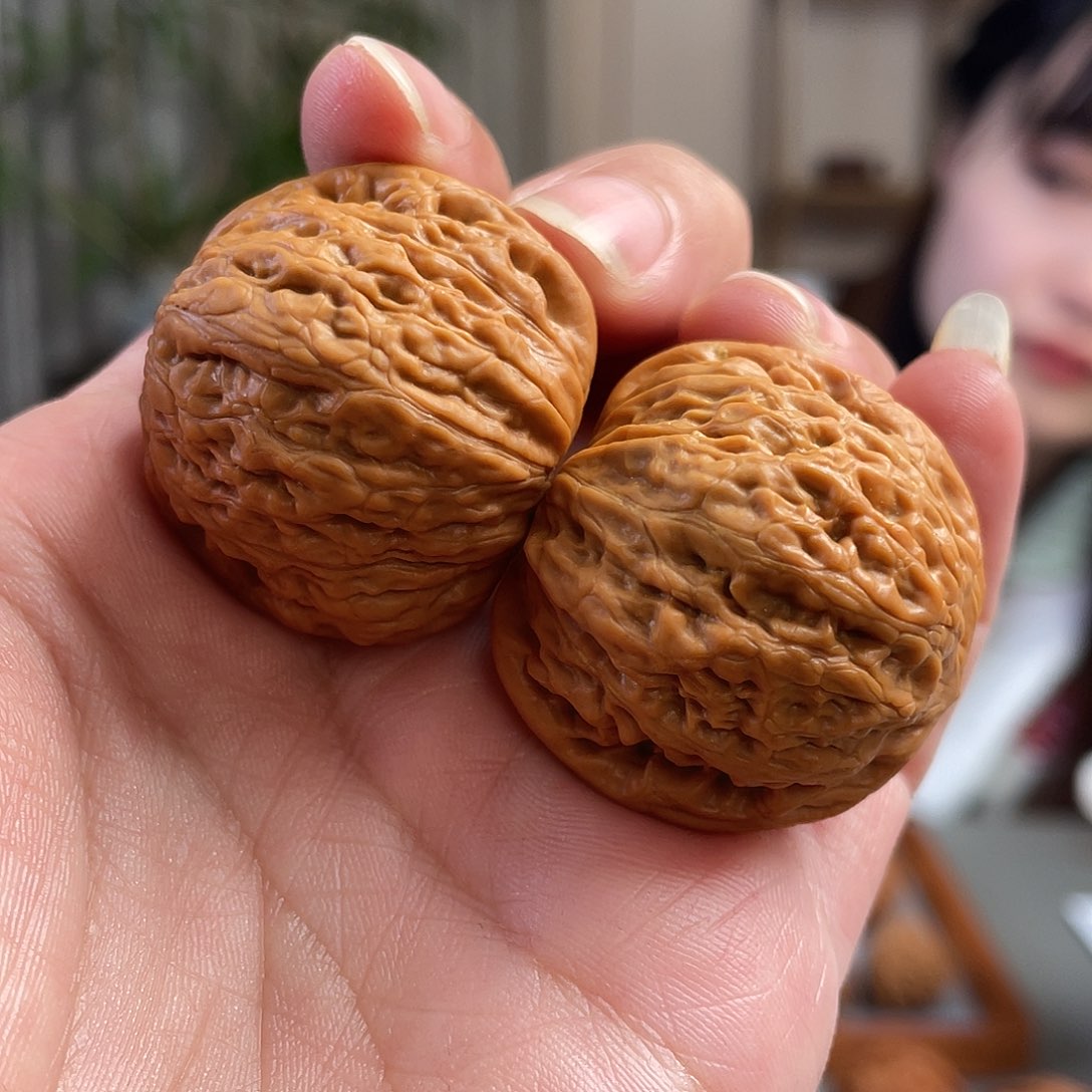 桃核把件35×33尺精修打底原桩铁锤CN0986