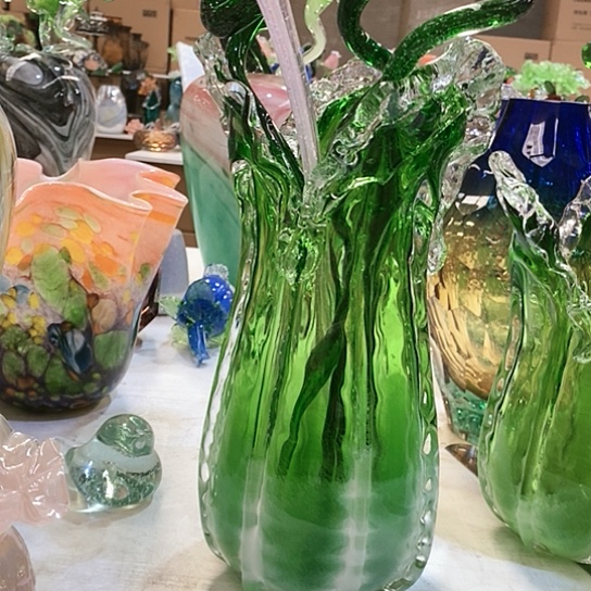 琉璃花瓶高34厘米口径12厘米