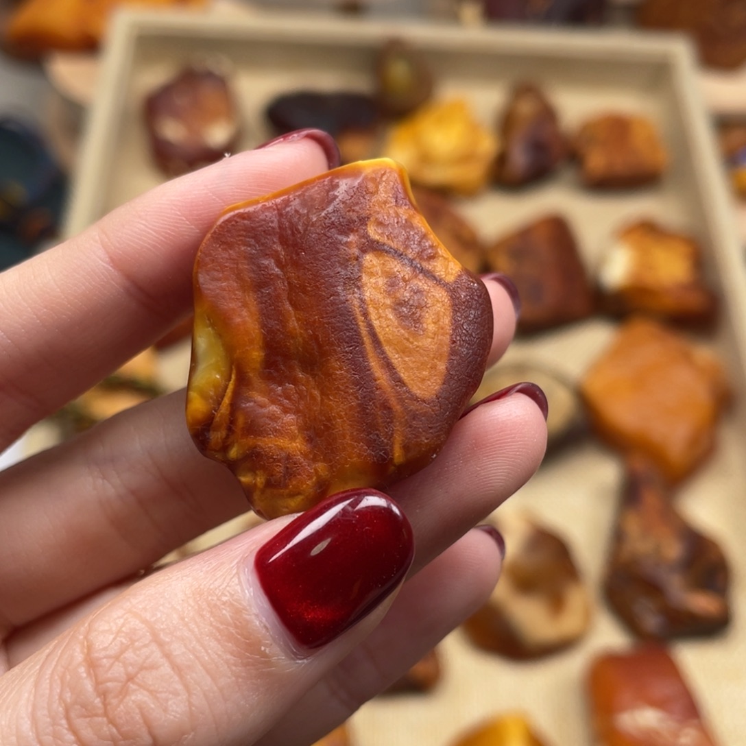 琥珀未镶嵌珠宝奇石