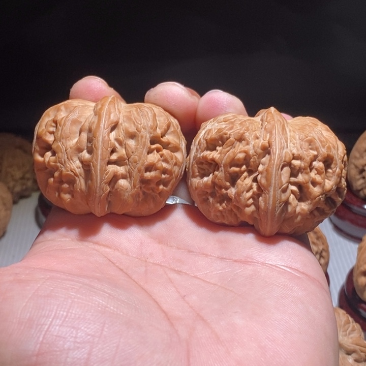 静***好文玩核桃把件48元宝