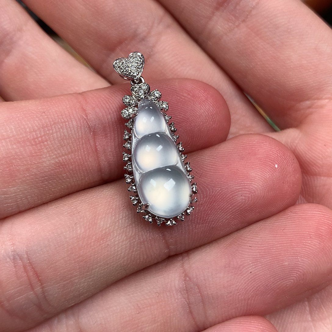 翡翠18K金镶嵌颈饰天然缅甸A货翡翠