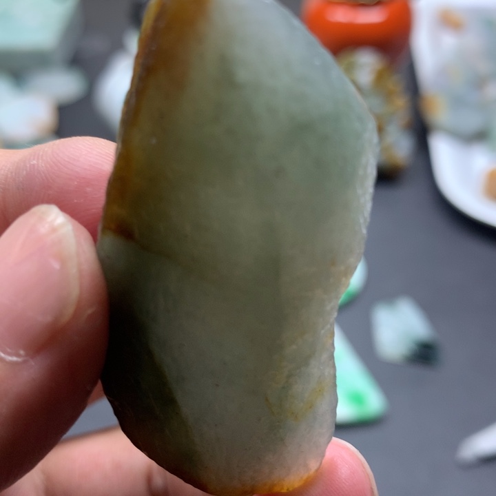 翡翠颈饰未镶嵌翡翠