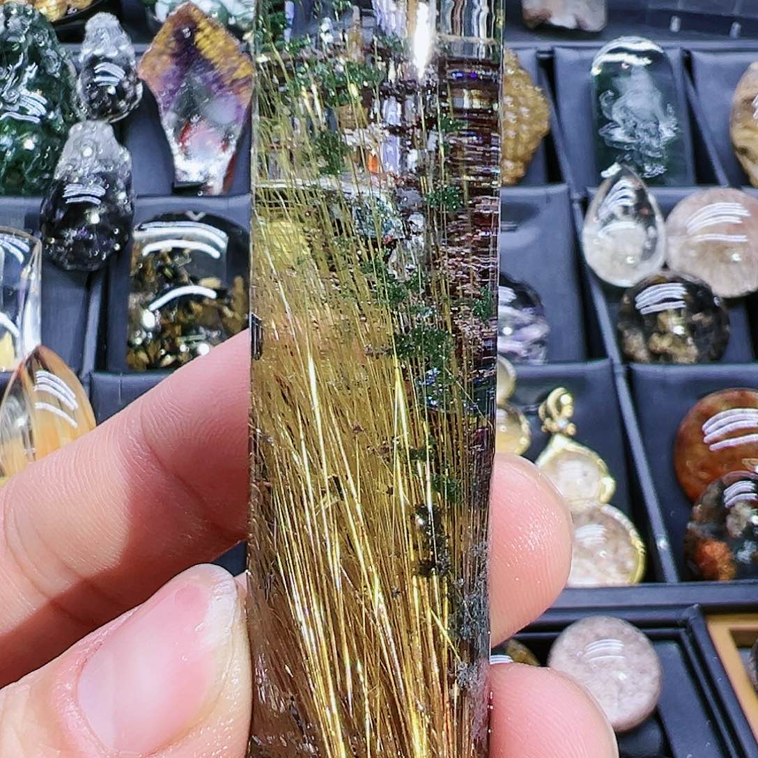 水晶摆件……未镶嵌